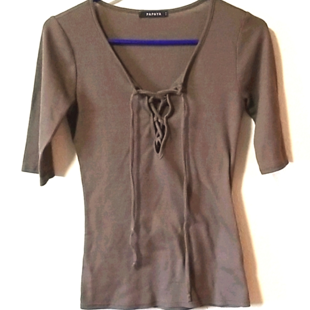 Papaya Olive Green lace up tie front v-neck ribbed knit short sleeve medium